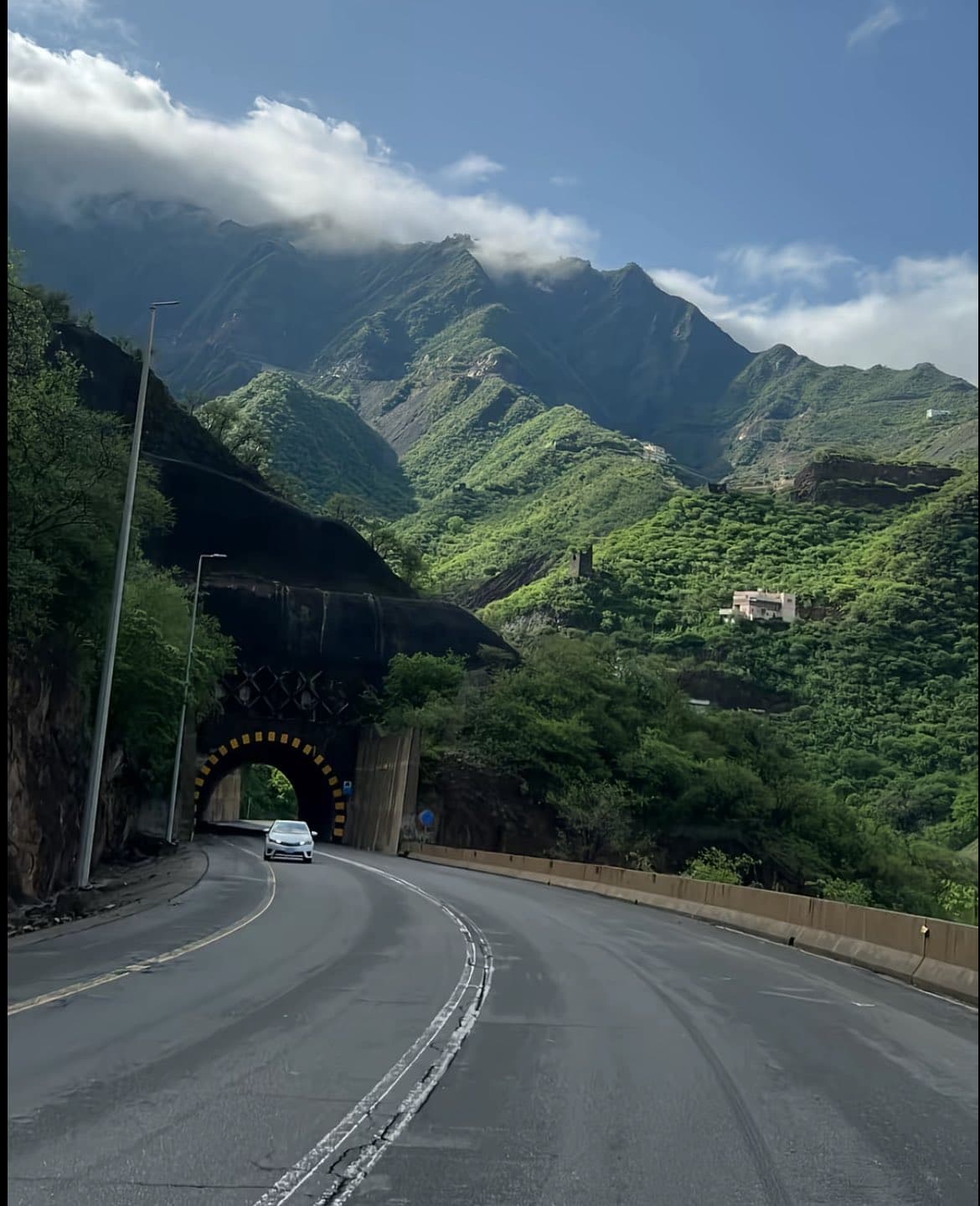 在阿西尔进行探索之旅，从苏达到蜂蜜小屋，然后到里贾尔·阿尔马。
