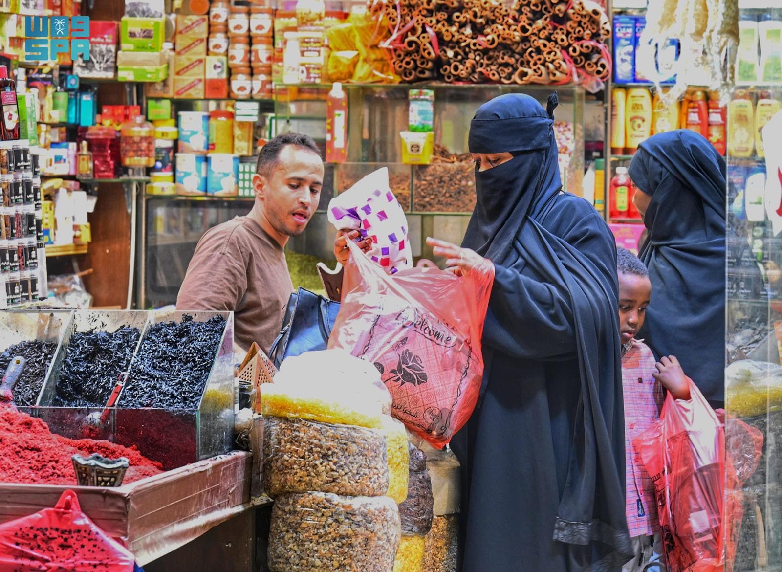 吉达老城（Al-Balad）批发市场购物之旅及游客礼品选购 - 团体游