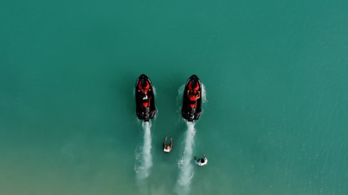 半月海滩的各种水上活动